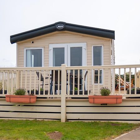 Luxury Lancaster Lodge - The Best Hot Tub Getaway! Таттершелл Екстер'єр фото