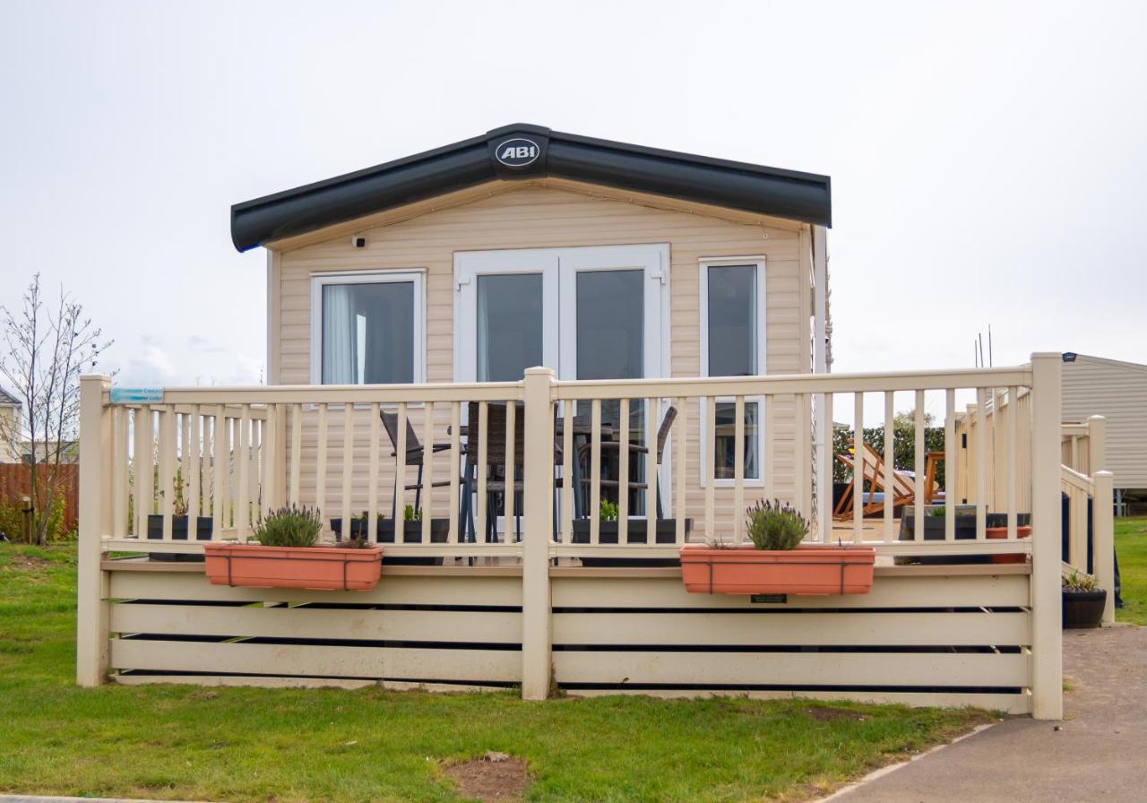 Luxury Lancaster Lodge - The Best Hot Tub Getaway! Таттершелл Екстер'єр фото