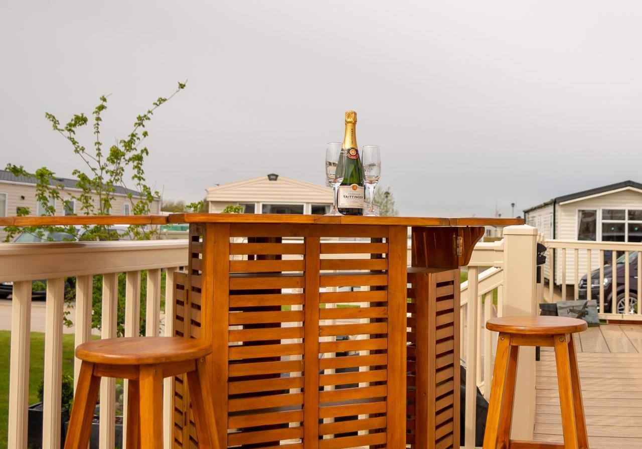 Luxury Lancaster Lodge - The Best Hot Tub Getaway! Таттершелл Екстер'єр фото