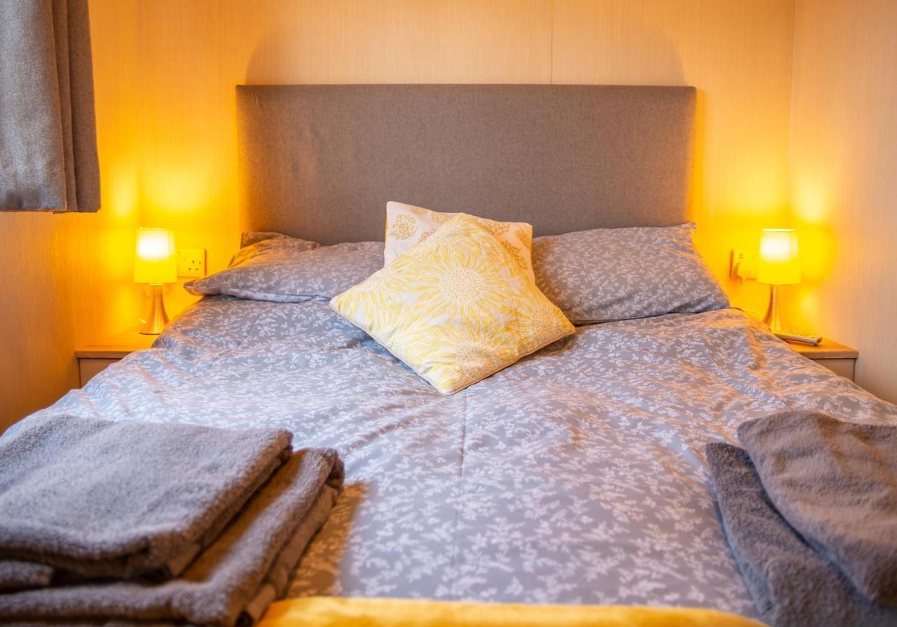 Luxury Lancaster Lodge - The Best Hot Tub Getaway! Таттершелл Екстер'єр фото