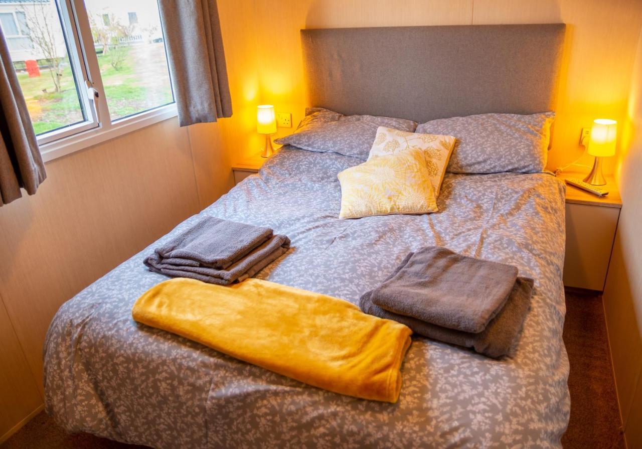 Luxury Lancaster Lodge - The Best Hot Tub Getaway! Таттершелл Екстер'єр фото