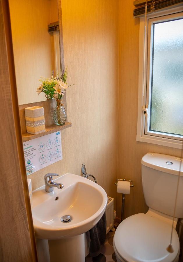 Luxury Lancaster Lodge - The Best Hot Tub Getaway! Таттершелл Екстер'єр фото